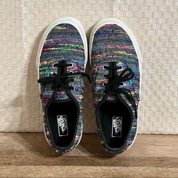 Boy's Vans Off The Wall Skate Shoes Size 4 - Picture 3 of 11